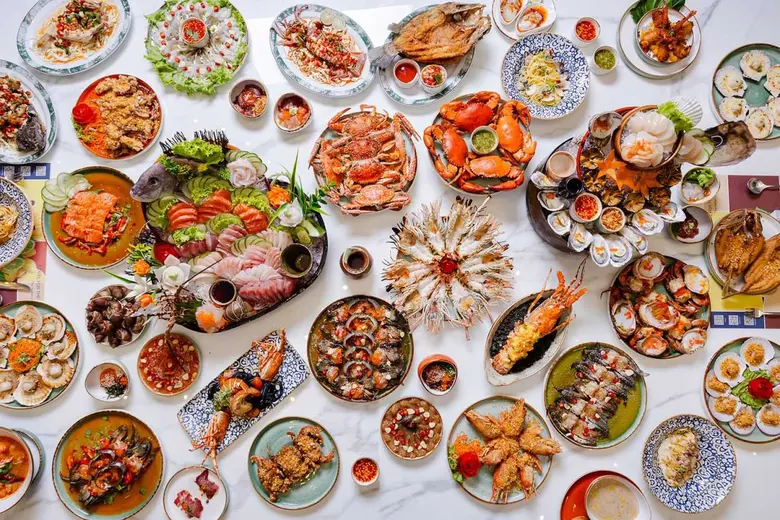 จัดเต็มตลอด 2 ชั่วโมงแห่งความสุข ยกพลขึ้น...