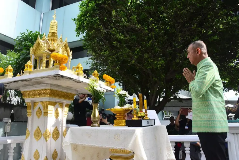 ดร. เฉลิมชัย ศรีอ่อน รัฐมนตรีว่าการกระทรว...