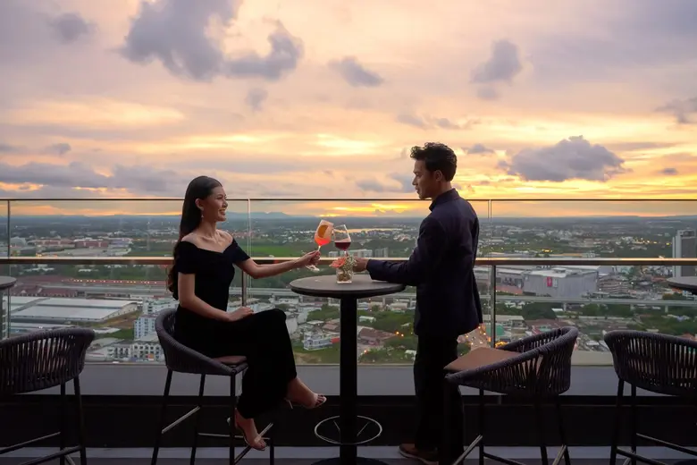 แก่นแก้ว ไลฟ์เฮาส์ รูฟท็อปสุดชิคใจกลางเมื...