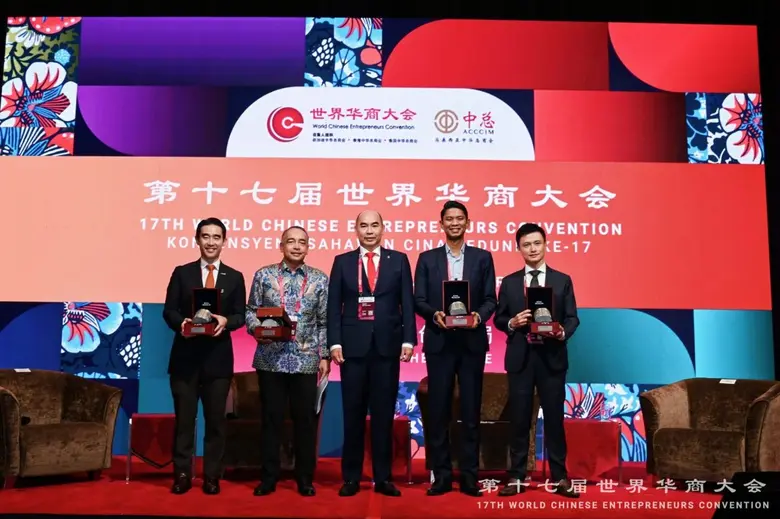 นายอัศวิน เตชะเจริญวิกุล ประธานเจ้าหน้าที...