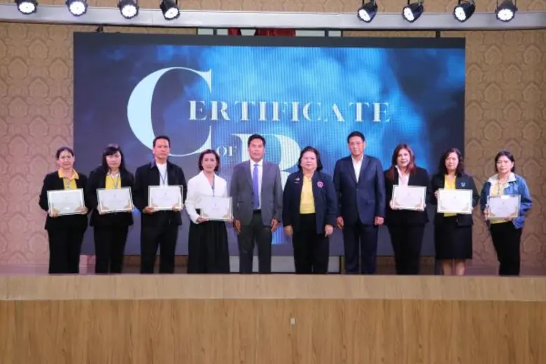 นางสาวอุษณี กังวารจิตต์ กรรมการการเคหะแห่...