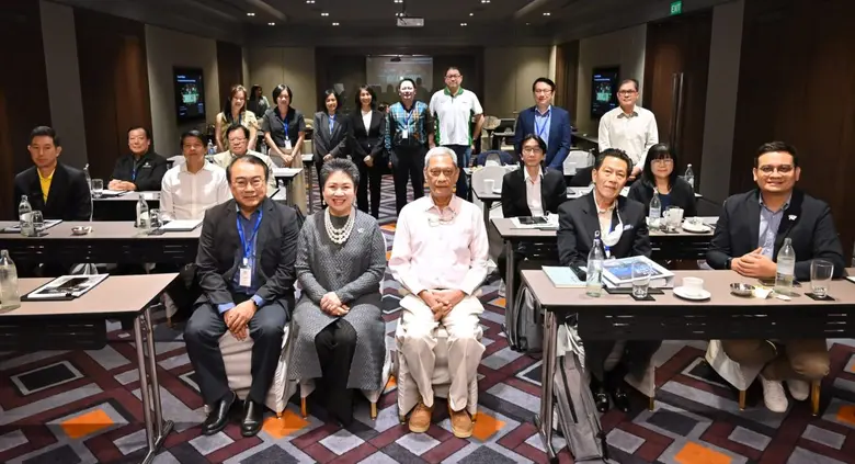 นางกลอยตา ณ ถลาง รองกรรมการผู้จัดการใหญ่ ...