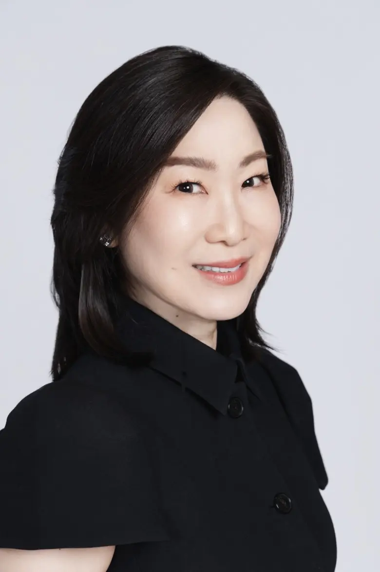 ธนาคารสแตนดาร์ดชาร์เตอร์ดแต่งตั้ง นางสาวอ...