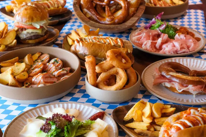 ห้องอาหารแอนติโต้ โรงแรมอีสติน แกรนด์ สาท...