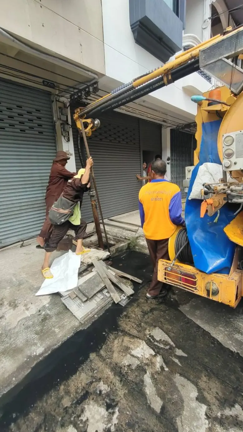 นายศักดิ์ชัย ใสสุข ผู้อำนวยการเขตมีนบุรี ...