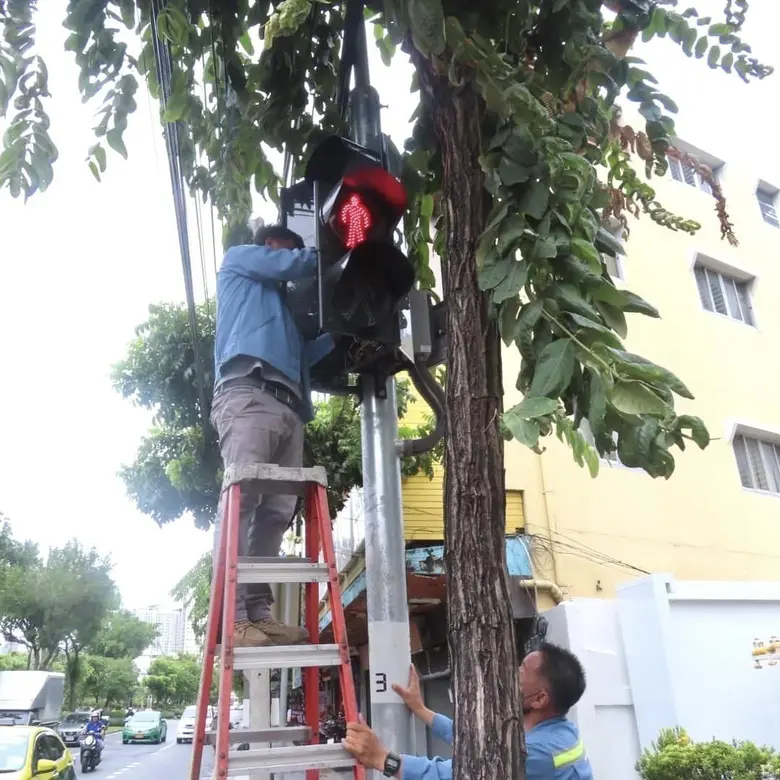 นายไทภัทร ธนสมบัติกุล ผู้อำนวยการสำนักการ...