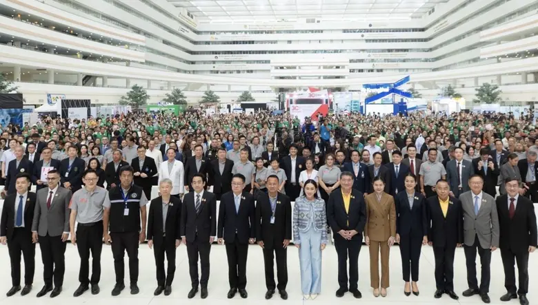 นางสาวแพทองธาร ชินวัตร นายกรัฐมนตรี และ น...