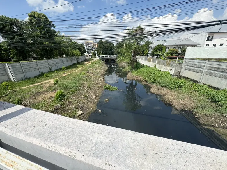 เขตดอนเมืองตรวจสอบการสร้างเขื่อน ค.ส.ล. ไม่มีการถมดินลงในคูนายกิม สาย 2