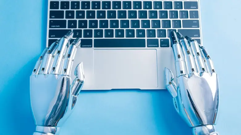 ภายในปี 2569 จะเหลือเพียง Al Laptops เป็น...