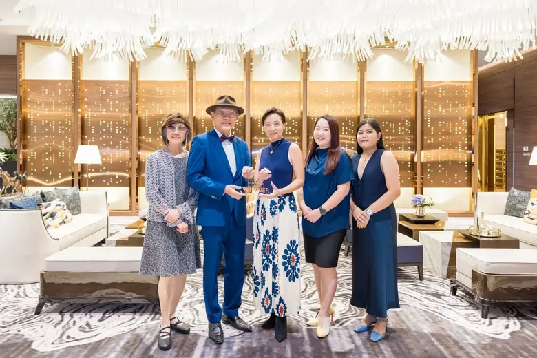 นางสาวศรินรัตน์ กมลรัตนพิบูล Executive Di...