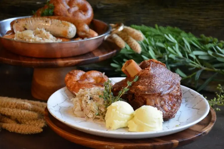 ร่วมเฉลิมฉลองเทศกาล Oktoberfest ที่โรงแรม...