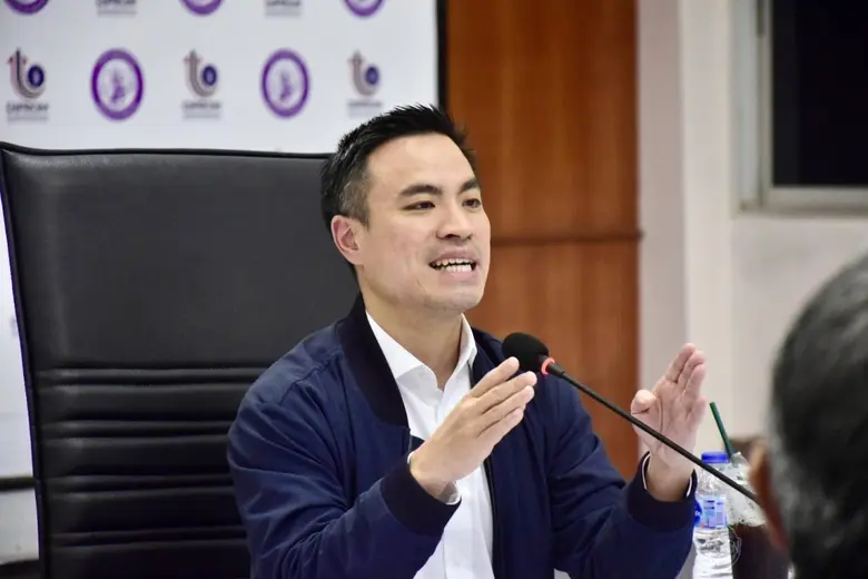 นายเอกนัฏ พร้อมพันธุ์ รัฐมนตรีว่าการกระทร...