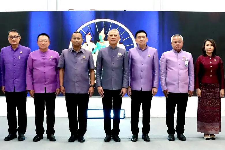 นายพิพัฒน์ รัชกิจประการ รัฐมนตรีว่าการกระ...