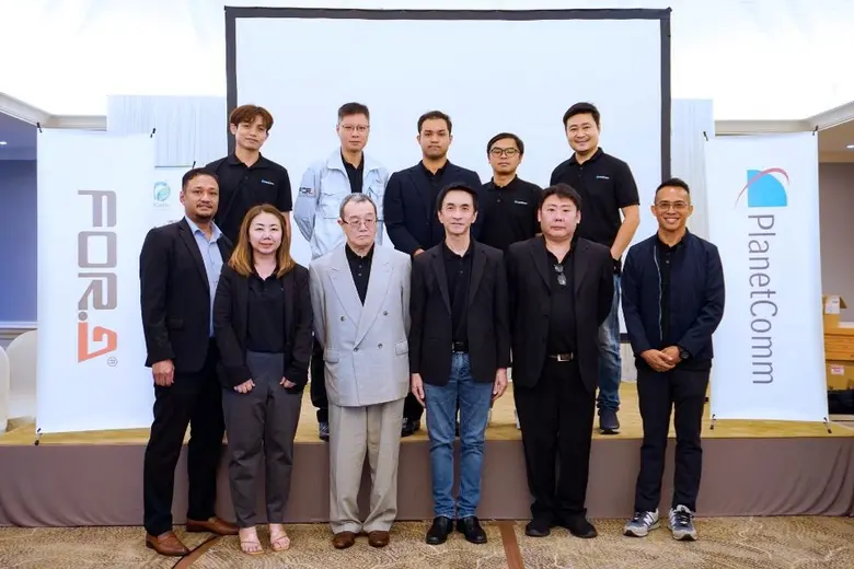 คณะผู้บริหาร และทีมงาน บมจ.แพลนเน็ต คอมมิ...