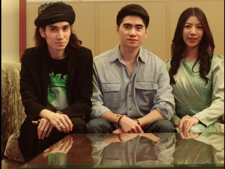 ทีมงานผู้สร้างภาพยนตร์มีความยินดีที่จะประ...