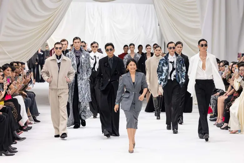 แฟชั่นและศิลปะที่ผสมผสานกันอย่างลงตัวในคอลเลคชั่นล่...