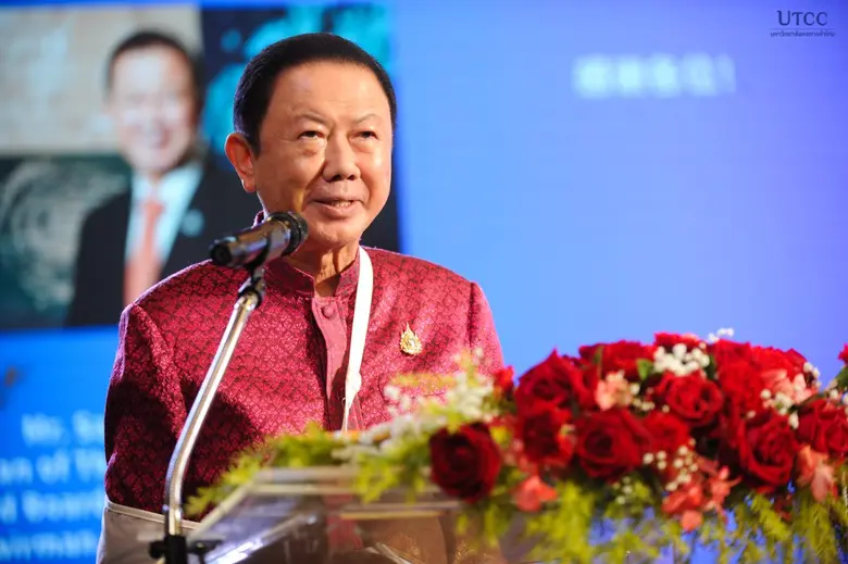 คุณสนั่น อังอุบลกุล ประธานกรรมการหอการค้า...