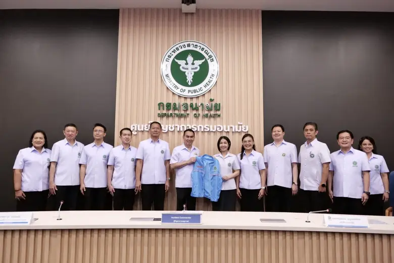 นายเดชอิศม์ ขาวทอง รัฐมนตรีช่วยว่าการกระท...