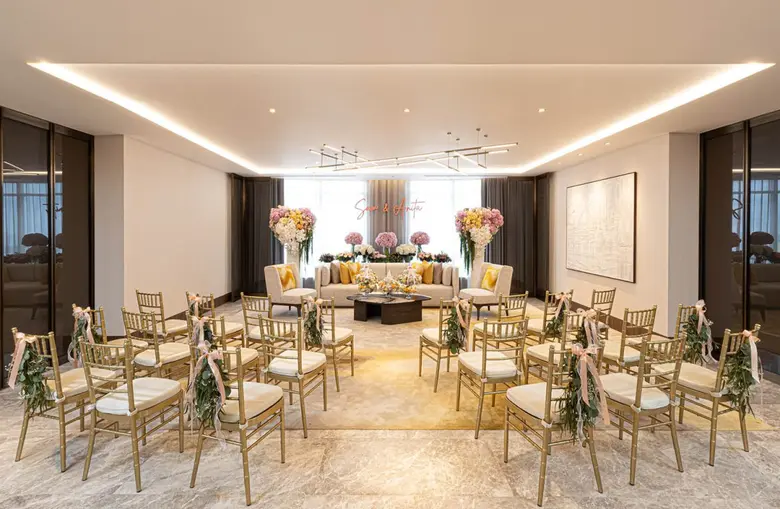 โรงแรมเซ็นทาราแกรนด์ฯ เซ็นทรัลเวิลด์ ขอมอ...