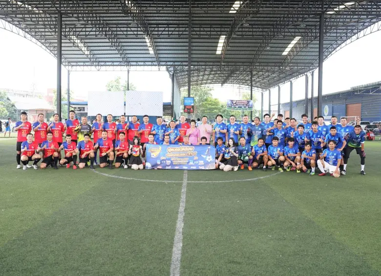 คุณจิรโรจน์ ลัญฉนะวณิชย์ ประธานบริหารกลุ่...