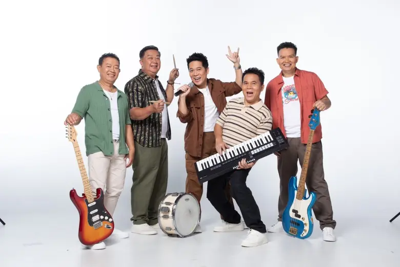 ครั้งแรกของการรวมตัวแบบเต็มวง "เรนโบว์" ม...