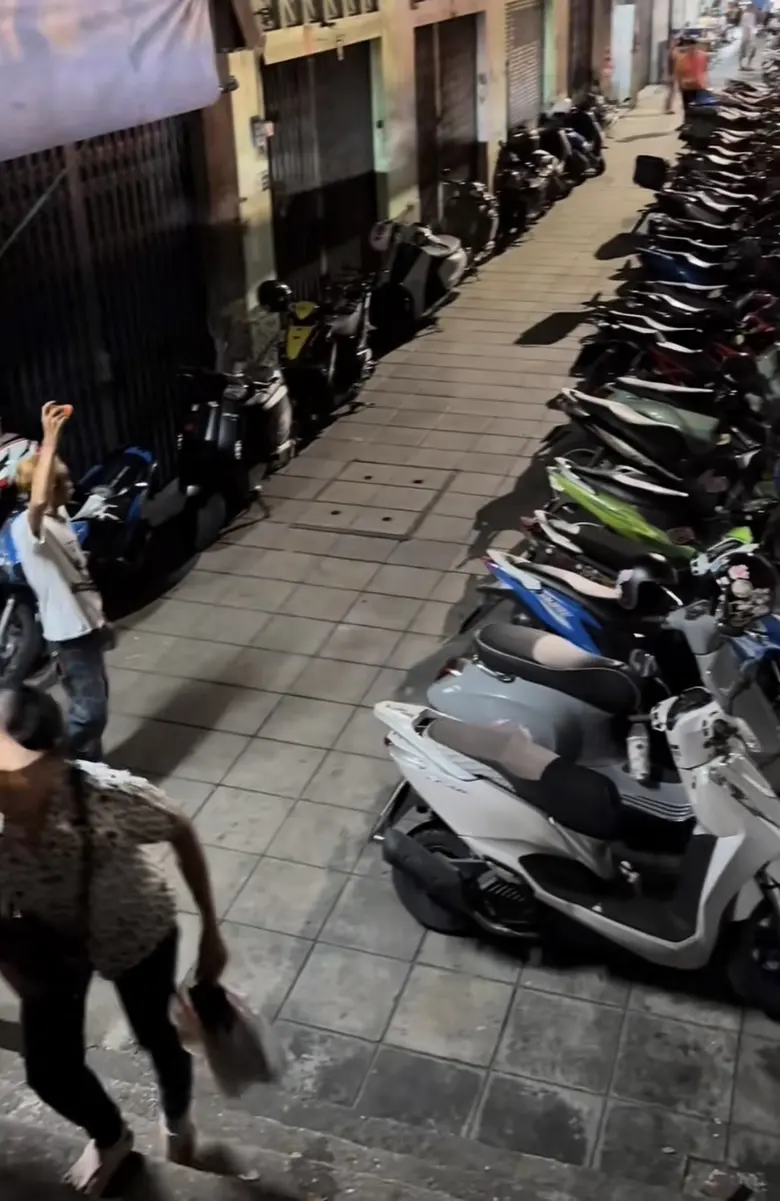 นายอนุชิต พิพิธกุล ผู้อำนวยการสำนักเทศกิจ...