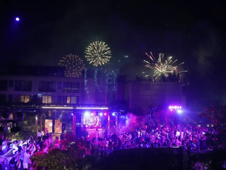 ขอเชิญคู่รัก ครอบครัว และกลุ่มเพื่อน มาร่...