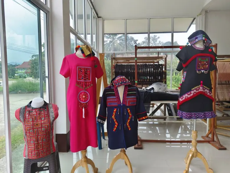 ผลิตภัณฑ์งานผ้าตัดเย็บแฮนด์เมดทำด้วยใจสุด...