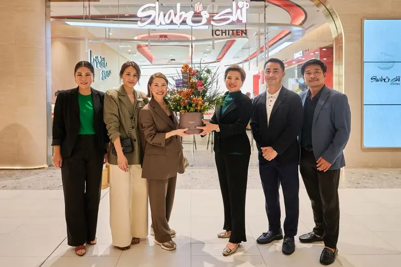 ศสัย ตังเดชะหิรัญ (ที่ 4 จากซ้าย) กรรมการ...