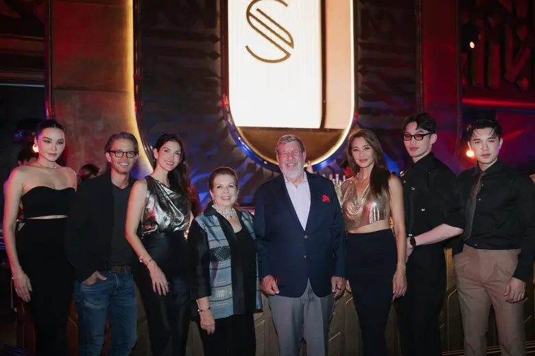 มร.วิลเลียม เอ็ลล์วู๊ด ไฮเน็ค ประธานกรรมก...