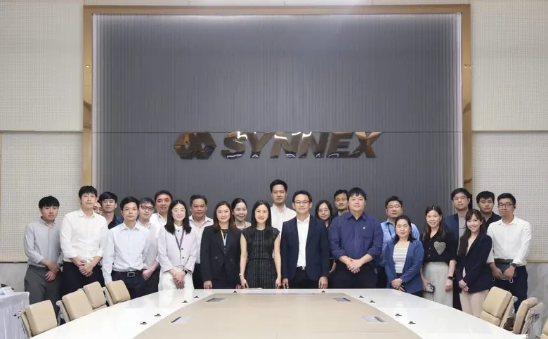 นางสาวสุธิดา มงคลสุธี ประธานเจ้าหน้าที่บร...