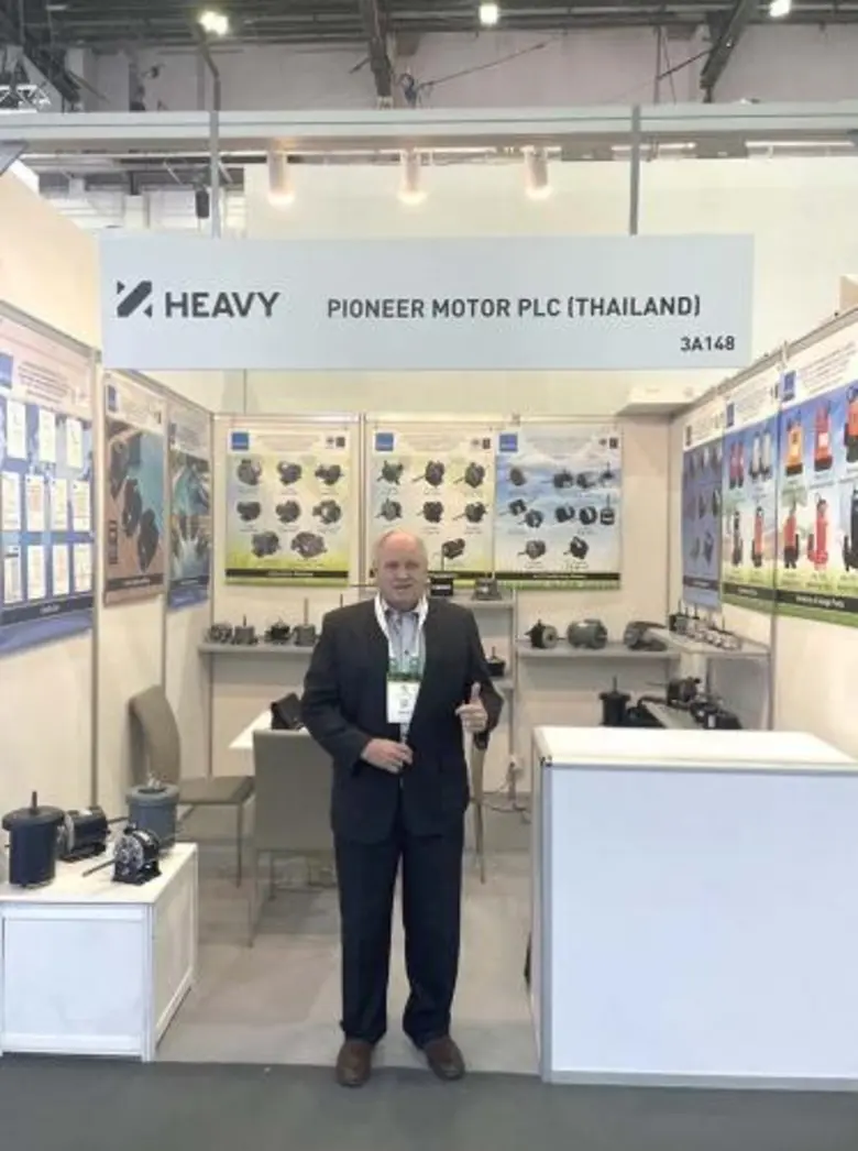 คุณคริสโตเฟอร์ โรเบิร์ต เทป รองกรรมการผู้จัดการ บมจ...