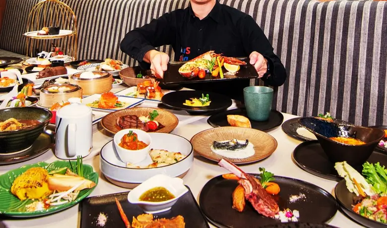 โรงแรมเซ็นทารา แกรนด์ เซ็นทรัลพลาซา ลาดพร...