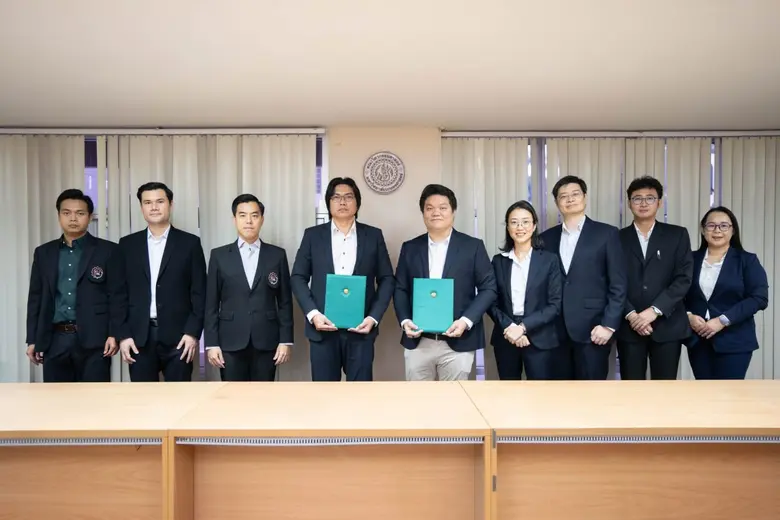 นายเจษฎ์กรณ์ มงคลศรีสวัสดิ (กลาง) กรรมการ...