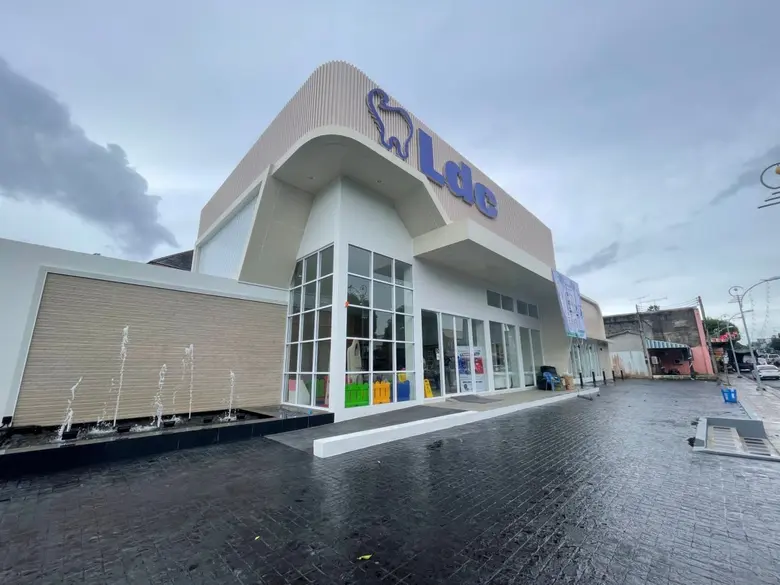 ทันตแพทย์วัฒนา ชัยวัฒน์ ประธานเจ้าหน้าที่...