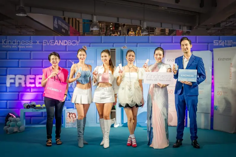 สองนักธุรกิจรุ่นใหม่ปั้นแบรนด์ "Kindness"...