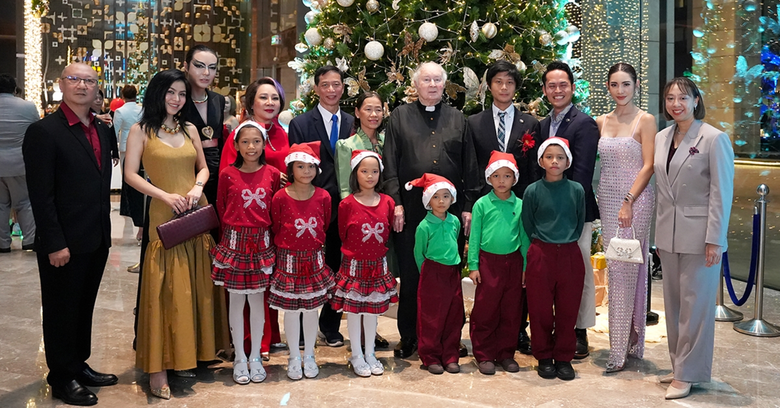 มร. เคนทาโร่ นากาอิ และ มร. ทสึโยชิ ยามาค...