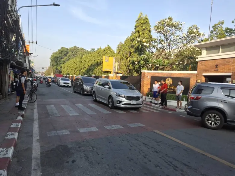 นายชาติชาย กุละนำพล ผู้อำนวยการเขตบางแค ก...