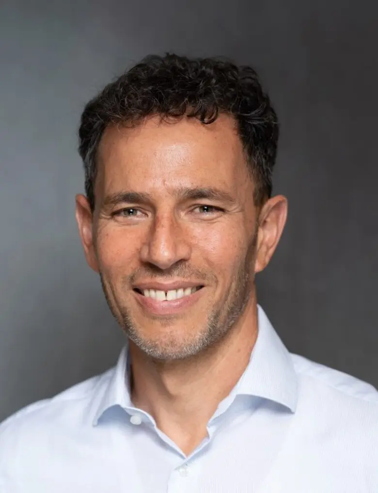 มิลพีทัส, แคลิฟอร์เนีย และ เฮอร์ซลิยา, อิ...