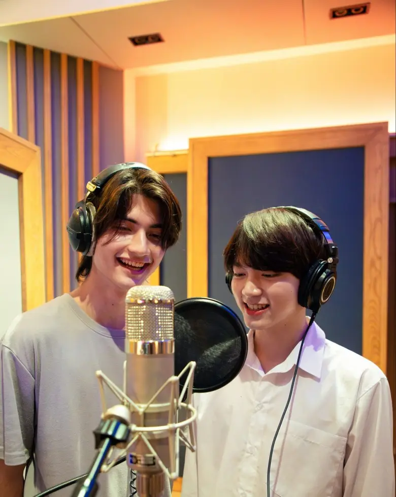 ซีรีส์น่ารักแห่งปีสำหรับ "Caged Again บอก...