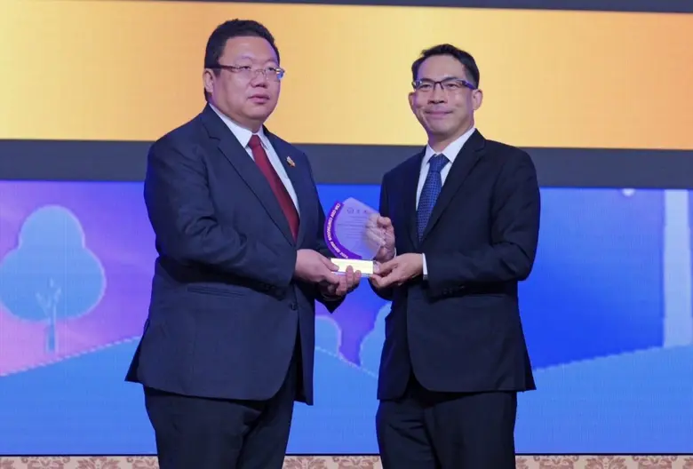 นายเหอ หนิง ประธานเจ้าหน้าที่บริหาร บริษั...