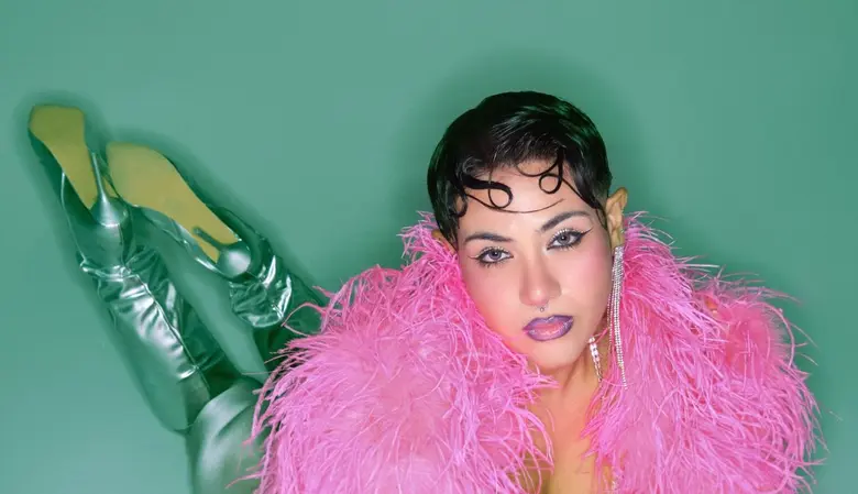 ภูเก็ตเตรียมลุกเป็นไฟ! เมื่อนักร้องสาวสาย...