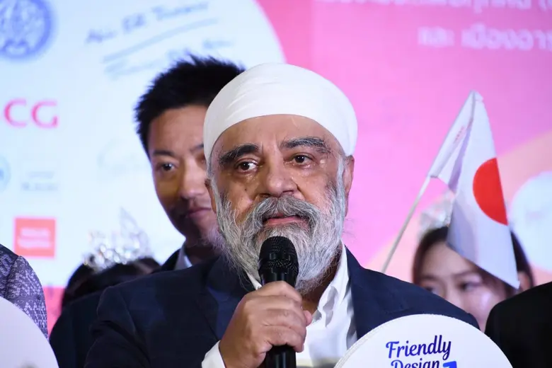 คุณสุขเทพ จันทร์ศรีชวาลา ประธานกรรมการบริ...