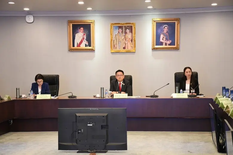 นายประเสริฐ จันทรรวงทอง รองนายกรัฐมนตรี เ...