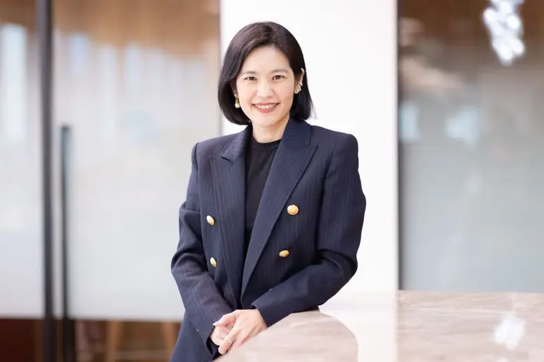 นางสาววริษฐา พัฒนรัชต์ ผู้บริหารสูงสุดฝ่า...