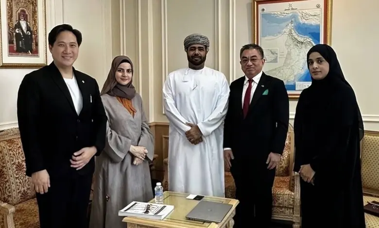 นายแพทย์วีรพล เขมะรังสรรค์ ประธานเจ้าหน้า...