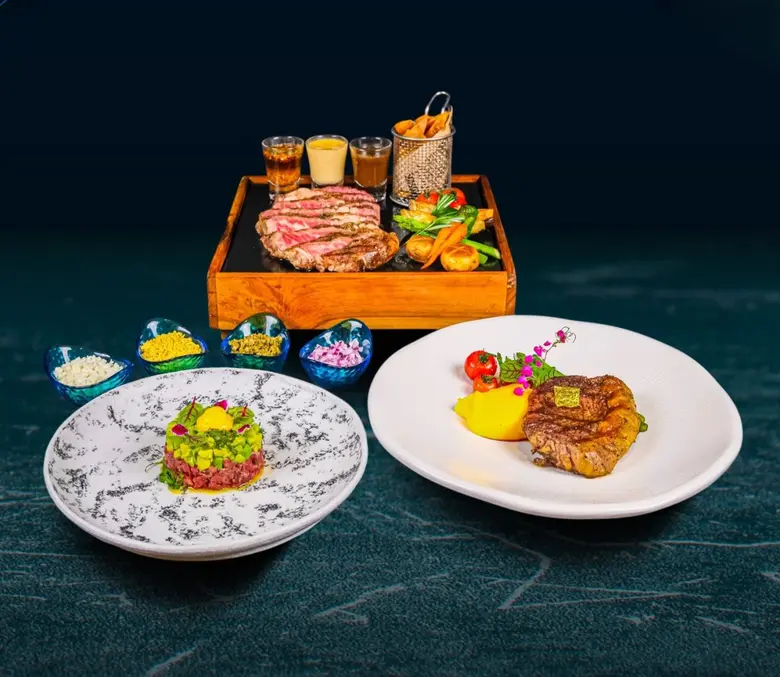 ห้องอาหารบลู สกาย โรงแรมเซ็นทาราแกรนด์ เซ...