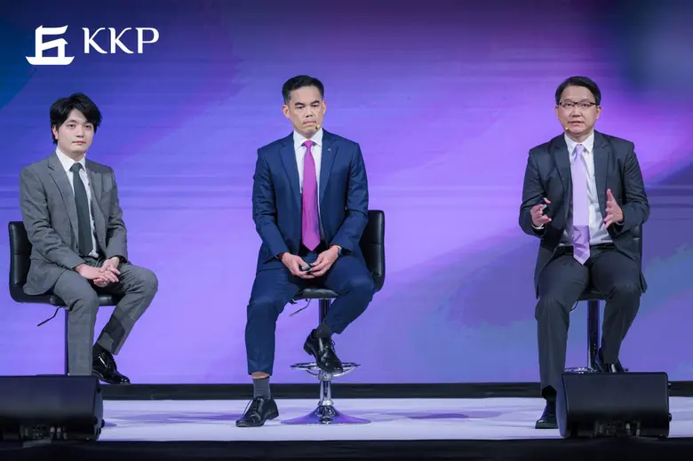 ดร.พิพัฒน์ เหลืองนฤมิตชัย หัวหน้านักเศรษฐ...