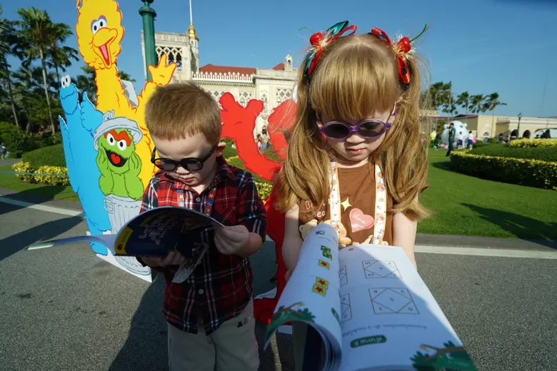 บรรยากาศเต็มไปด้วยความสนุกสนาน เมื่อขบวนร...