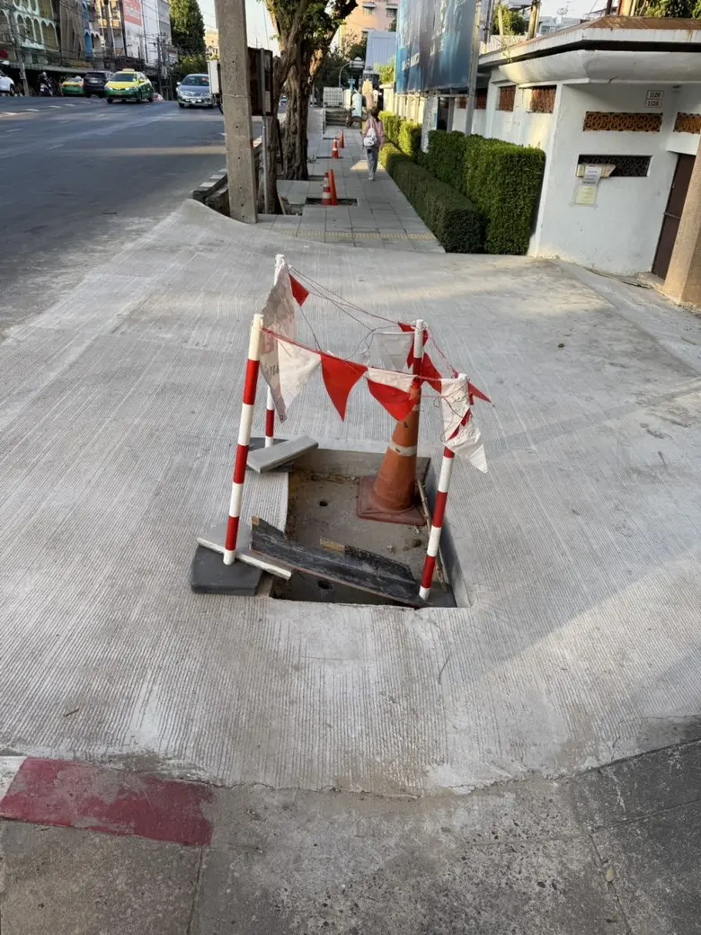 นายสรสิช เหลืองรุ่งเกียรติ ผู้อำนวยการเขต...